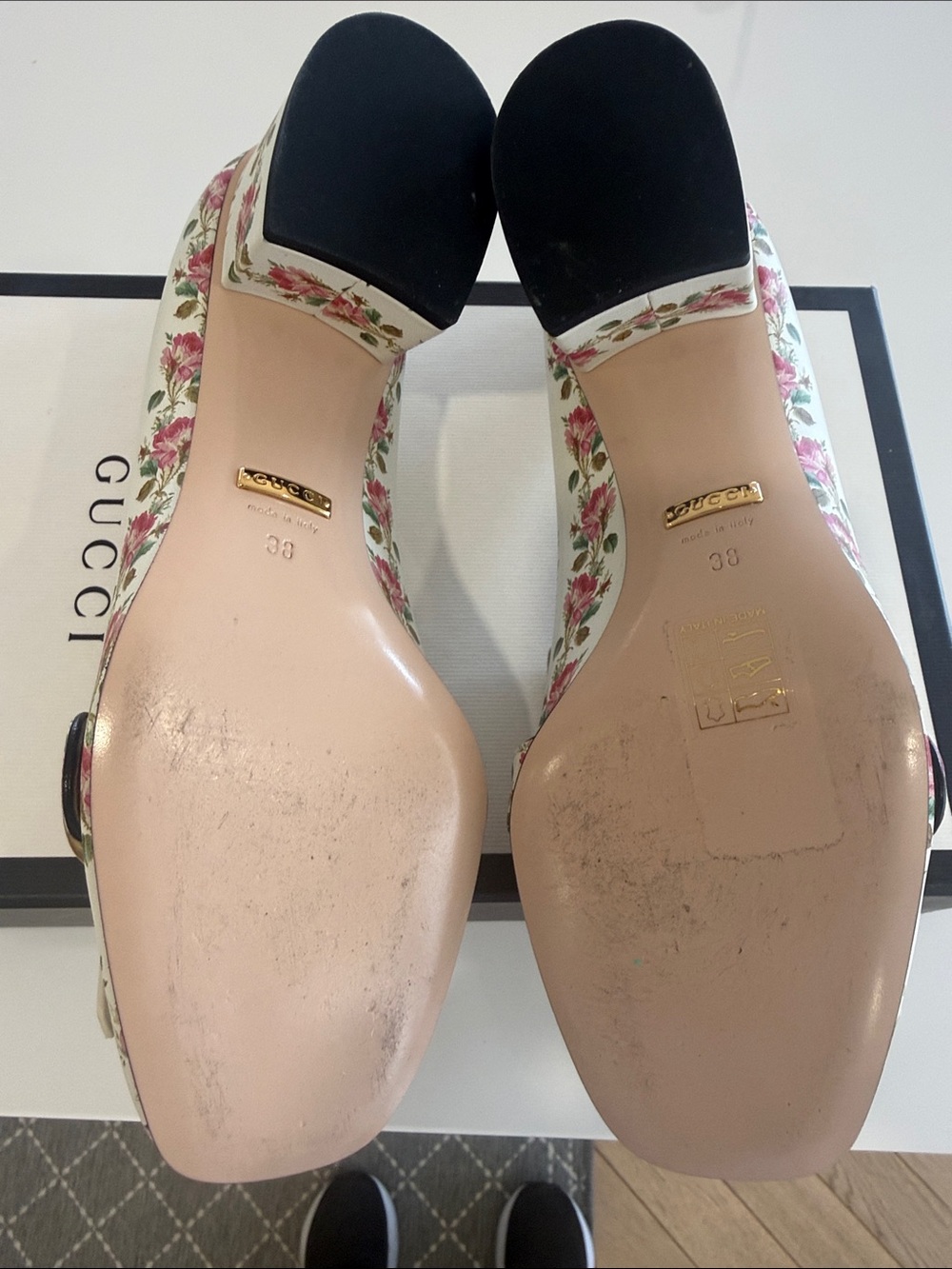 GUCCI Marmount White Floral Leather Loafers with Pink Roses and Gold GG - Picture 8 of 11